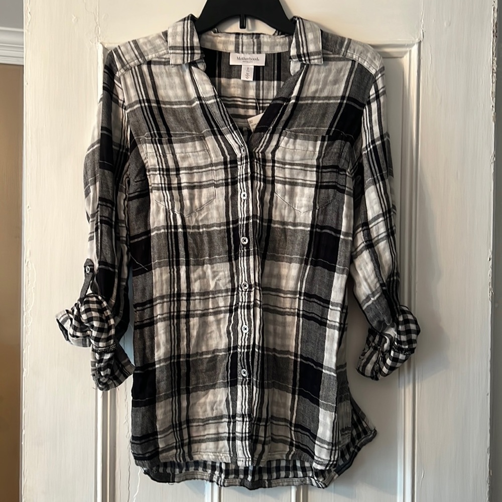 NWT MOTHERHOOD MATERNITY Flannel Top.  Size Small